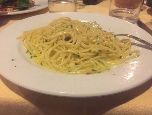 Le Grottelle signature dishes Spaghetti Aglio E Olio E Peperoncino
Gamberetti Sale E Pepe Saltati In Padella
Bistecca Di Manzo Alla Brace